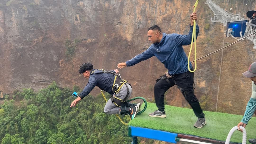 Bungee Jumping
